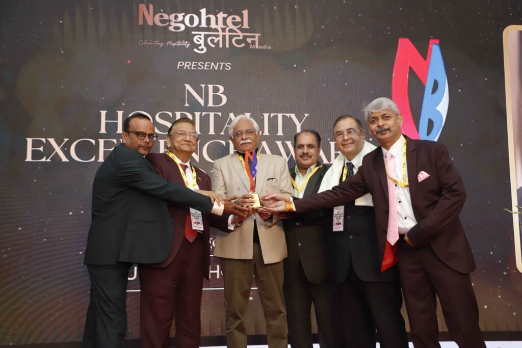 NB Hospitality Excellence Award 2024 Honors Mr. Rattan Keswani with Lifetime Achievement Award for His Remarkable Contributions to the Hospitality Industry._11zon